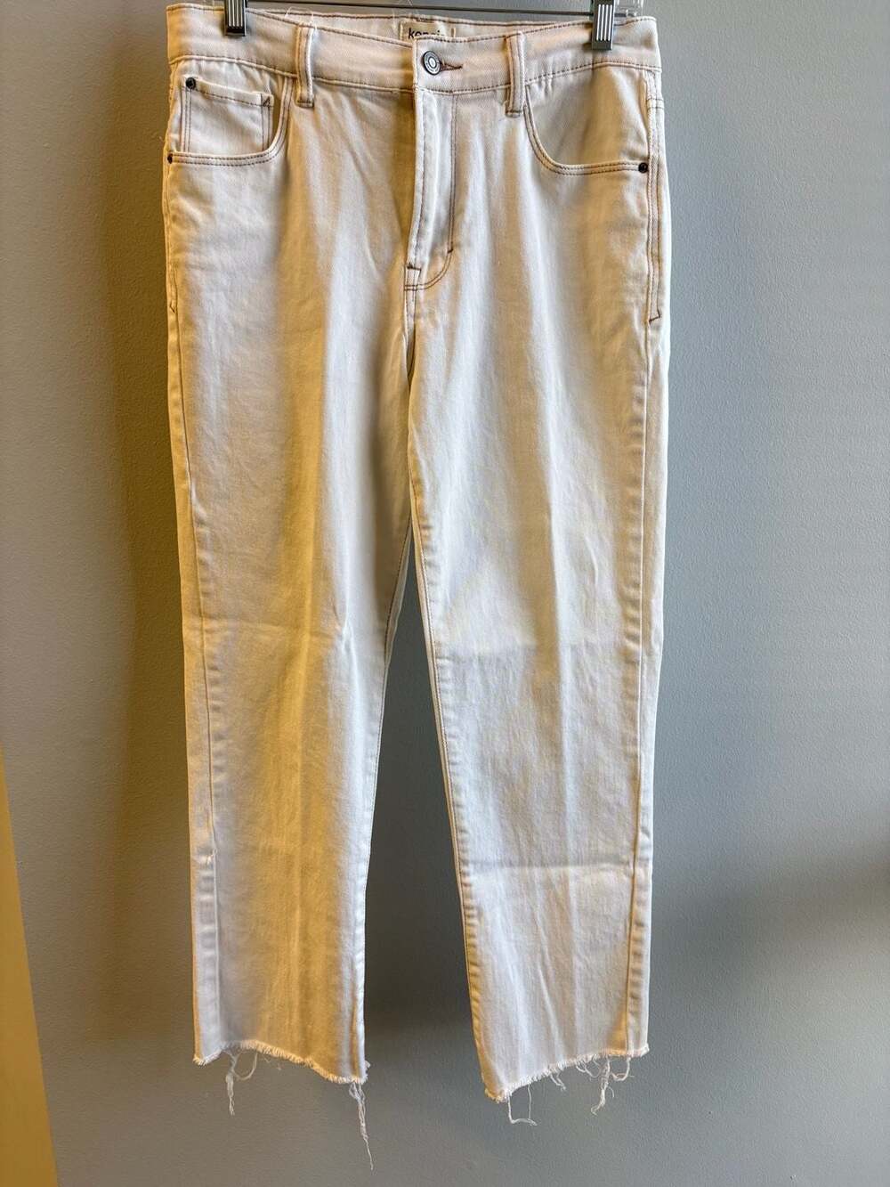 Kensie The Slim Jeans Size 8/29 White Vintage Luxe Raw Hem Denim